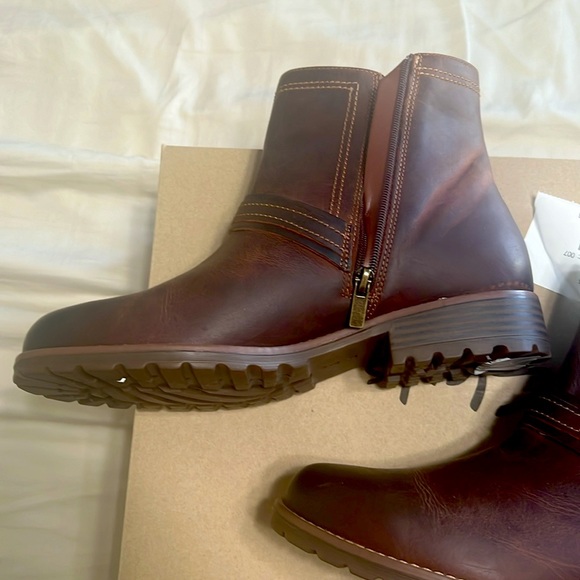 Clarks Aspra Buckle British Tan - Picture 2 of 4